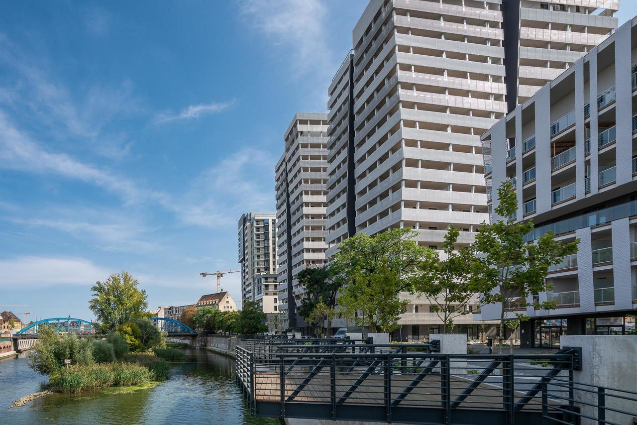 Rentplanet - Apartamenty Atal Tower - Wroclaw — Photos 2